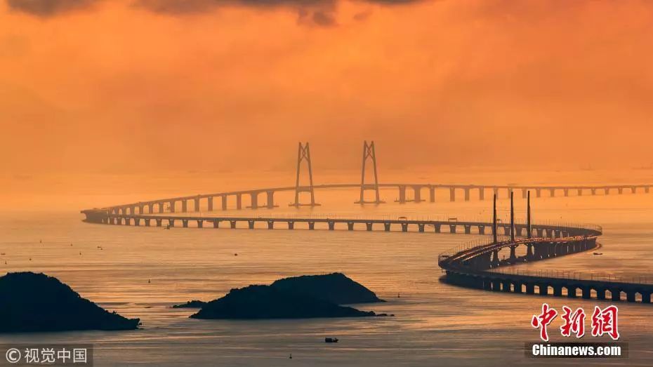 <b>大桥：中国桥梁40年猛增1200%，港珠澳大桥通车了，琼州海峡跨海大桥何时能修好？</b>