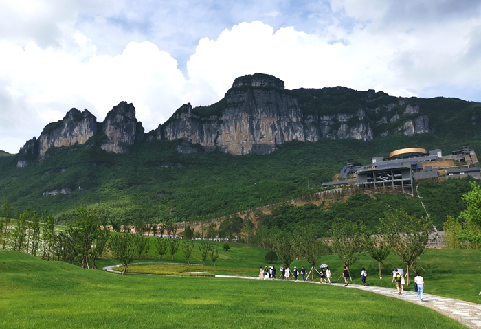<b>艺术中国：在中国西南的大山中，隐藏着一个懒坝“LAB”大地艺术季</b>